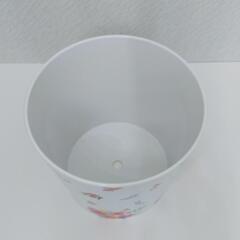 鉢カバー 植木鉢カバー プランターカバー  花柄  白 13cm 底穴あり 丸形の画像