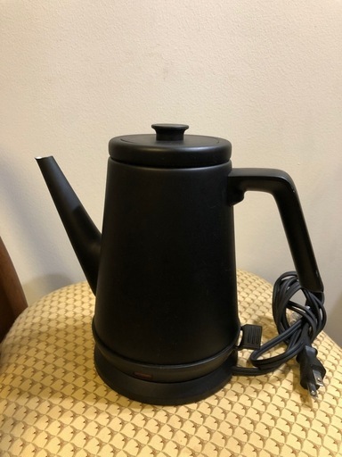 マットブラック おしゃれな電気ケトル