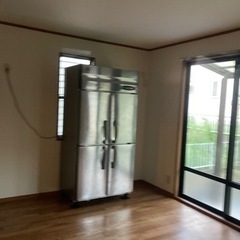 業務用冷蔵庫の移動