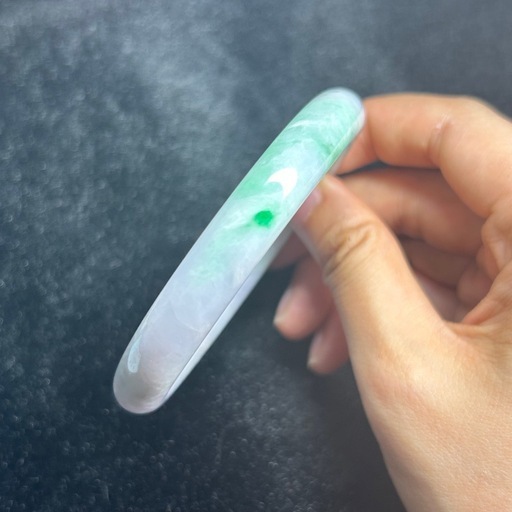本翡翠バングル　ミャンマー産　陽緑　お値下げ不可　お買い得　赤字セール
