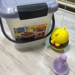 ペットフードストッカー