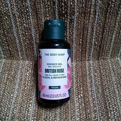 THE BODY SHOP のボディケア3点＋巾着の画像