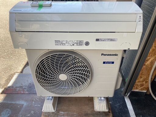 ☆中古￥25,800！Panasonic　6畳用2.2kwルームエアコン　家電　CS-228CF-W型　2018年製　【BG197】