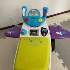 電動おもちゃ　飛行機型　の画像