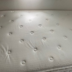 セミダブルマットレス&セミダブルマットフレームの画像