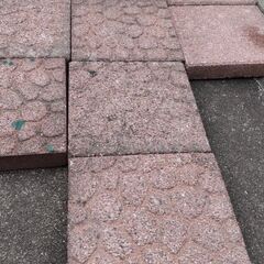 【募集中】敷石④ 1枚10円×7枚 赤 模様有り タイル レンガ 庭石 平板 踏石【非対面】の画像