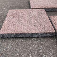 【募集中】敷石⑤ 1枚50円×10枚 赤 無地 タイル レンガ 庭石 平板 踏石【非対面】の画像