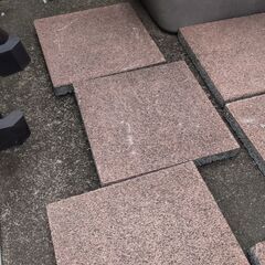 【募集中】敷石⑤ 1枚50円×10枚 赤 無地 タイル レンガ 庭石 平板 踏石【非対面】の画像