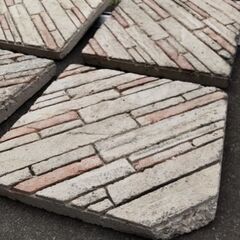 【募集中】敷石⑧ 1枚10円×4枚 タイル レンガ 庭石 平板 踏石【非対面】の画像