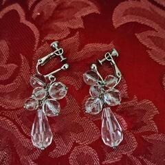 お譲り先が決まりました　中古　水晶のイヤリング　ネジバネ式　長さ...