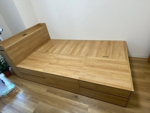 ベッドフレーム、テンピュールマットレス