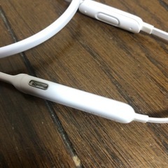 beatsのイヤホンの画像