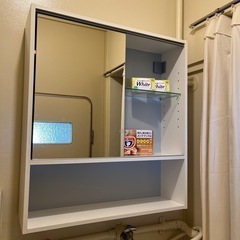 【値下げしました！】IKEA 洗面所用キャビネットの画像