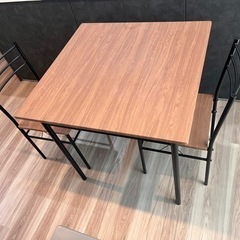 2人用ダイニングテーブル　椅子2脚付き