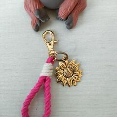 None スエード チャーム( ひまわり )の画像