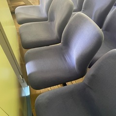 内田洋行　ロビーチェア　4連 肘なしタイプ　布張りUT-60 中古品① 【直接引き取り大歓迎】の画像