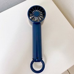 【新品未使用】ハンディファン 冷却プレート付き ハンディ扇風機 静音 小型 瞬間冷却 ネイビーの画像