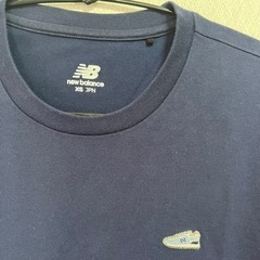 ニューバランス  スニーカーロゴ　tシャツの画像