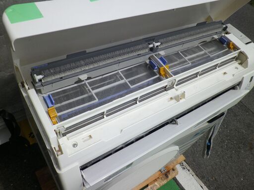 ダイキン 6畳～8畳用エアコン ATF22VSE6-W 2018年 お掃除機能、空気清浄付