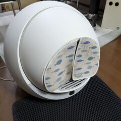 PETREE PLUS 全自動猫トイレ(中古) 別売り付属品付き、ファーミネーターおまけの画像