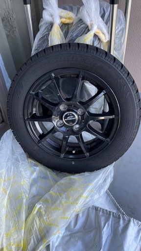 軽自動車用　2023年製造　国産スタッドレスタイヤセット　タイヤラック付き