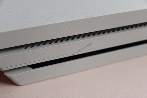 マイク付き　放熱フィン付き　LANケーブル付きでお得です。初期化済みCUH 7200b PS4 PRO 1TB HDDプレイステーショ