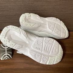 【新品未使用‼️最終価格】キッズ　スニーカー　内履き　19㎝の画像