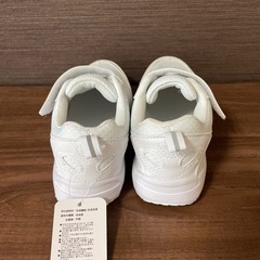 【新品未使用‼️最終価格】キッズ　スニーカー　内履き　19㎝の画像