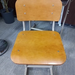 ★八4318【中古品】ミハラ　学校机、椅子セット　の画像