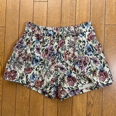 値下げ✨ほぼ未使用‼️秋冬用✨INGNIのショートパンツ