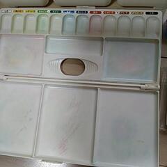 『更に値下げ❗』【中古】絵の具セットの画像
