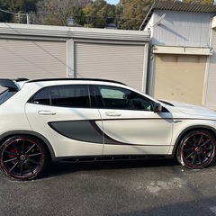【大阪府柏原市】ヒッチメンバー付きレンタカー ベンツGLA45 AMG 4WD  − 大阪府