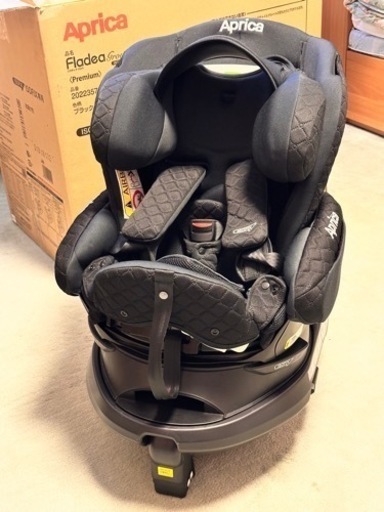 【交渉中】チャイルドシート【箱、付属品、取説有】