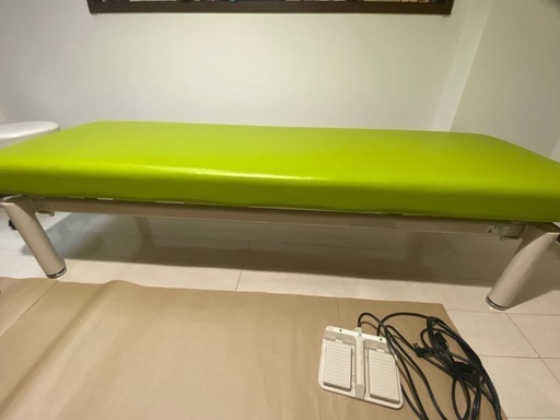電動昇降マッサージベッド