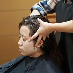 美容パート、アルバイト大募集中！　　やる気のある方大歓迎　やる気次第でどんどん給料も増えます！　　勤めながらスキルアップも可能です！　　美容を通じて充実した毎日を過ごしましょう(^^)　の画像