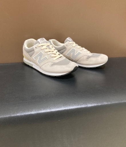 ☆［ New Balance・ニューバランス ］☆ スニーカー  ベージュ . グレー