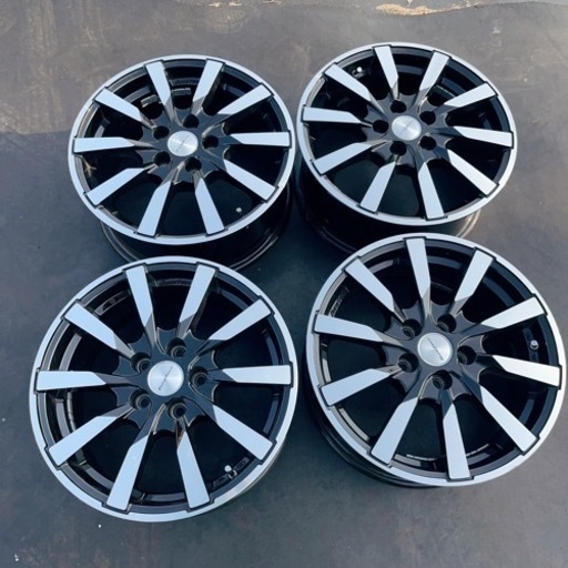 車のパーツ タイヤ、ホイール