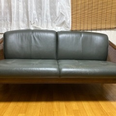 カリモク　2人掛け