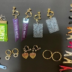 アクセサリー　イヤリング　ヘアピン　まとめ売りの画像