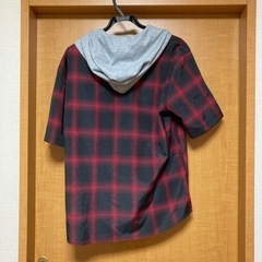 【未使用】フードが付いたシャツ（LL）の画像