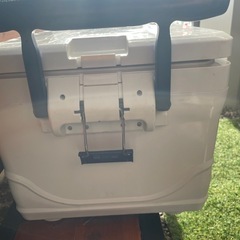 シマノ60Lクーラーボックス　の画像