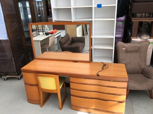 府中家具 ドレッサー引出 コレット197 天然木サクラ板目 高級感のある大型のドレッサーです✨
