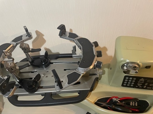 トアルソンガット張り機（ストリングマシン）