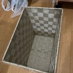 白の収納箱の画像