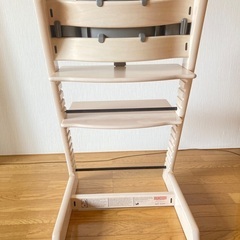 美品！STOKKE トリップトラップ　ホワイトウォッシュ ベビーガードセットの画像