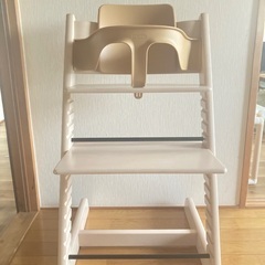 美品！STOKKE トリップトラップ　ホワイトウォッシュ ベビーガードセットの画像