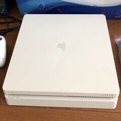 中古美品　PS4本体　純正コントローラー2個付き