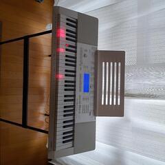 カシオ　キーボード　光りナビゲーション