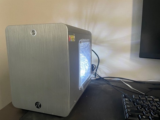 自作ゲーミングPC 小型