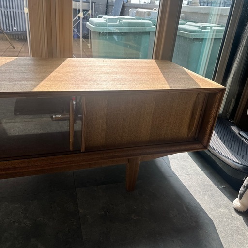 テレビ台　
